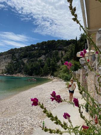 patitiri village beach