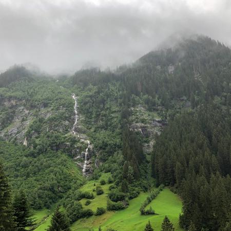 falls visible from the road <sup>1</sup>